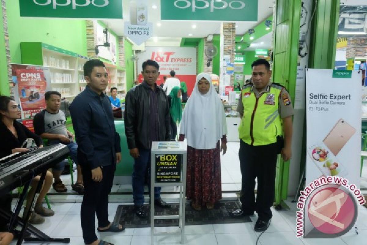 Ricky Smartphone Kembali Umrahkan Pelanggan Setianya