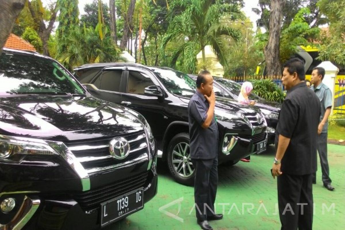 PN Surabaya Punya Tiga Mobil Dinas Baru