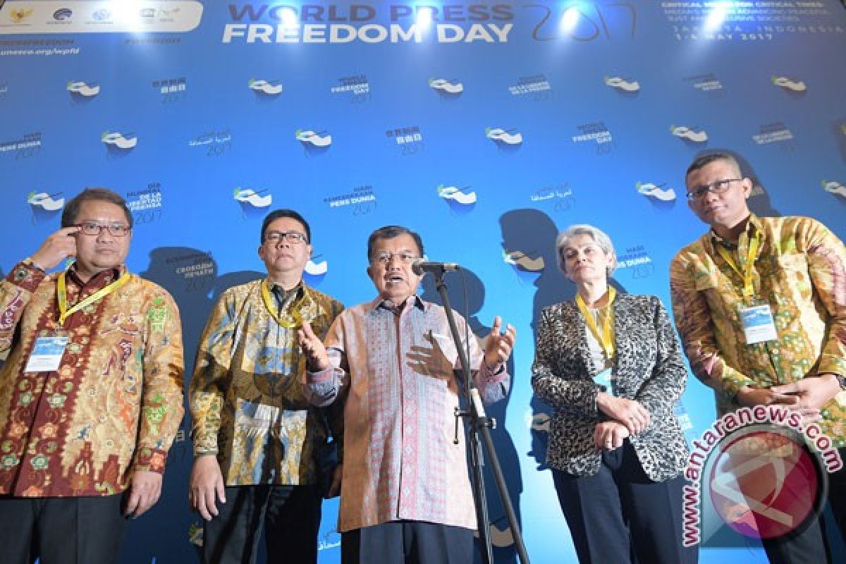 VP Kalla urges Indonesian journalists to use accurate data