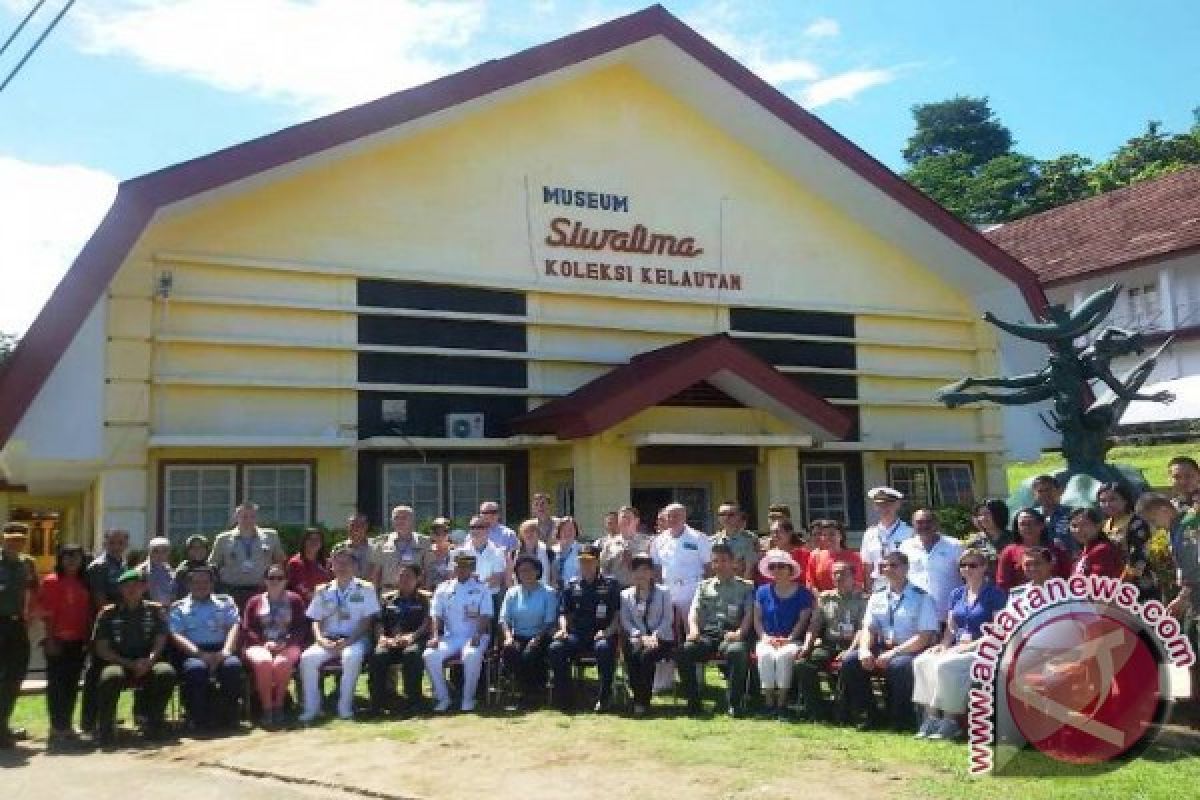 Atase Pertahanan Negara Sahabat Kunjungi Museum Siwalima