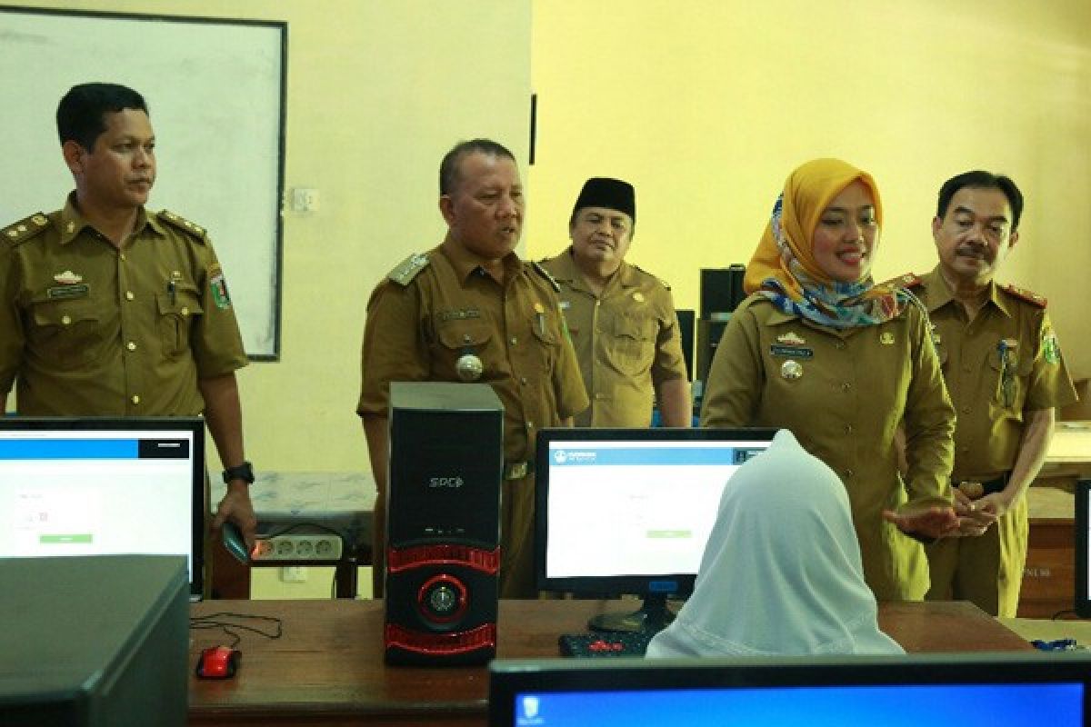 Bupati-wakil Bupati Lampung Timur Pantau Unbk Smp  