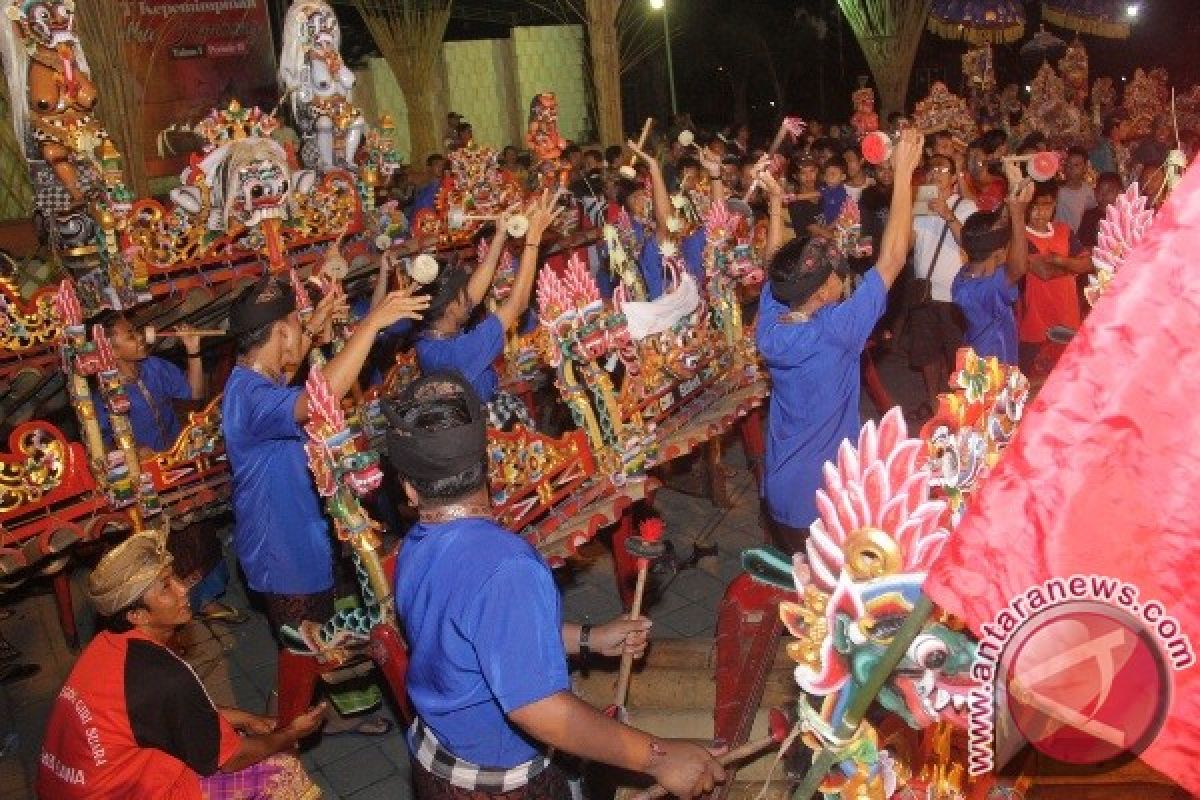 Kesenian Khas Jembrana Tontonan Tetap Objek Wisata