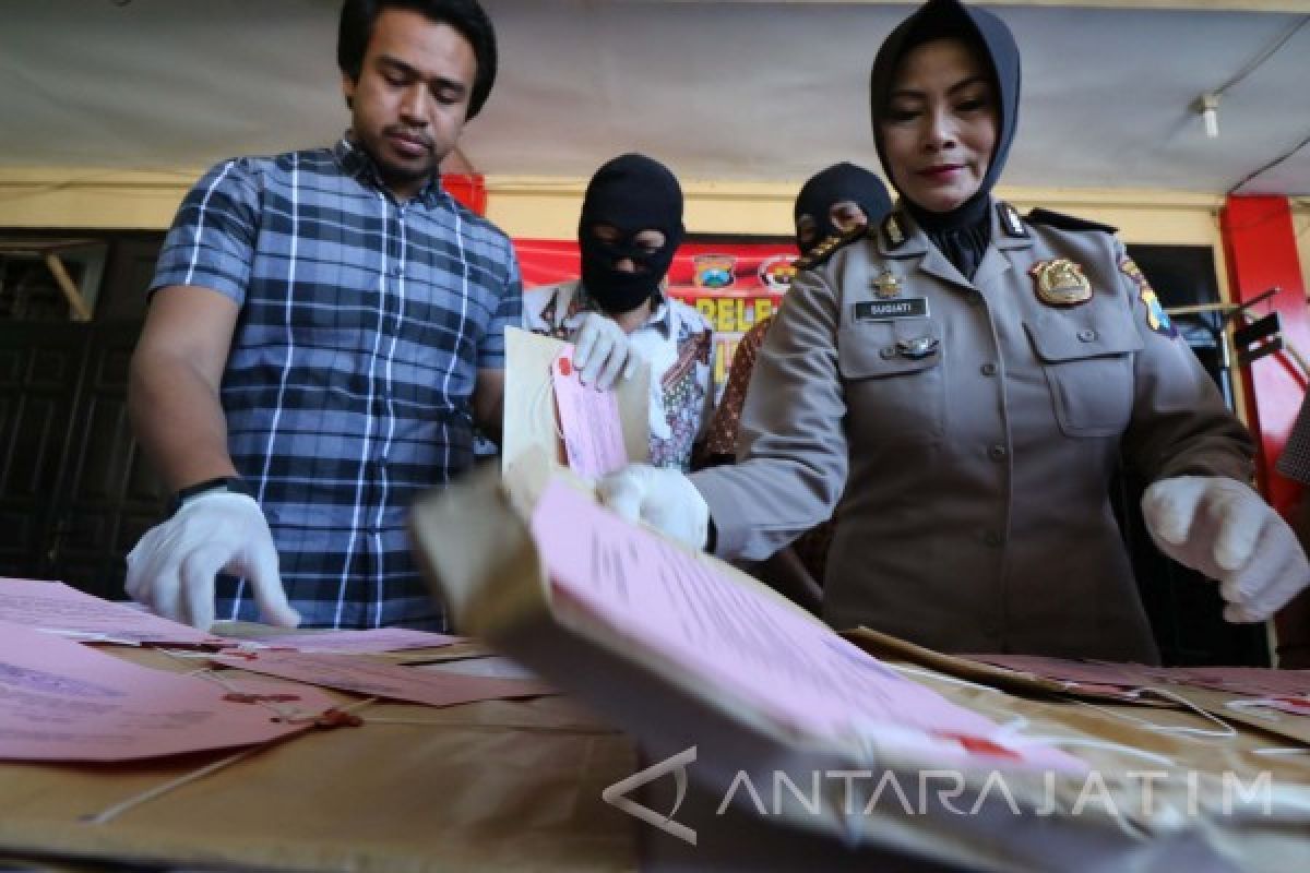 Polisi Ungkap Dugaan Pungli Prona di Surabaya (Video)