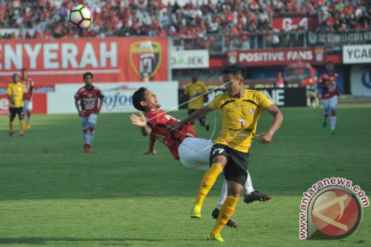 Bali United Tundukkan Semen Padang 2-0