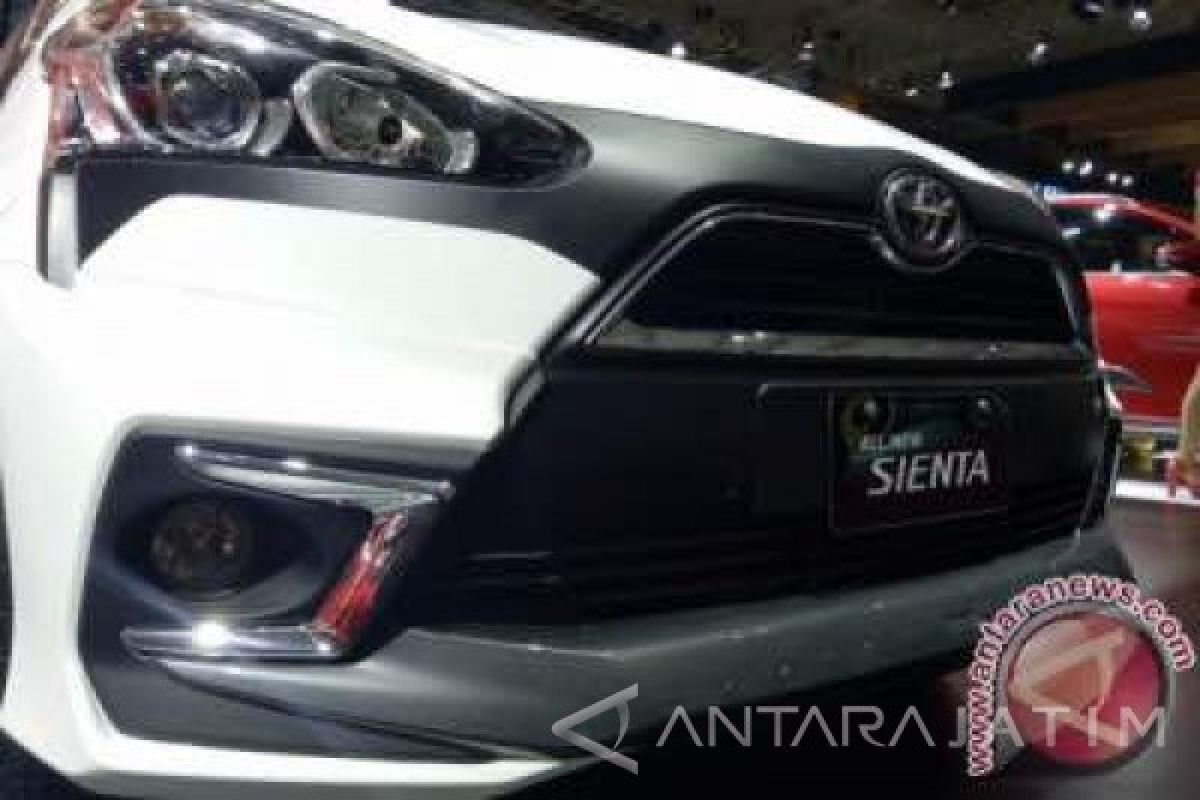 Gagahnya Toyota Sienta Dress-up di IIMS 2017 (Video)