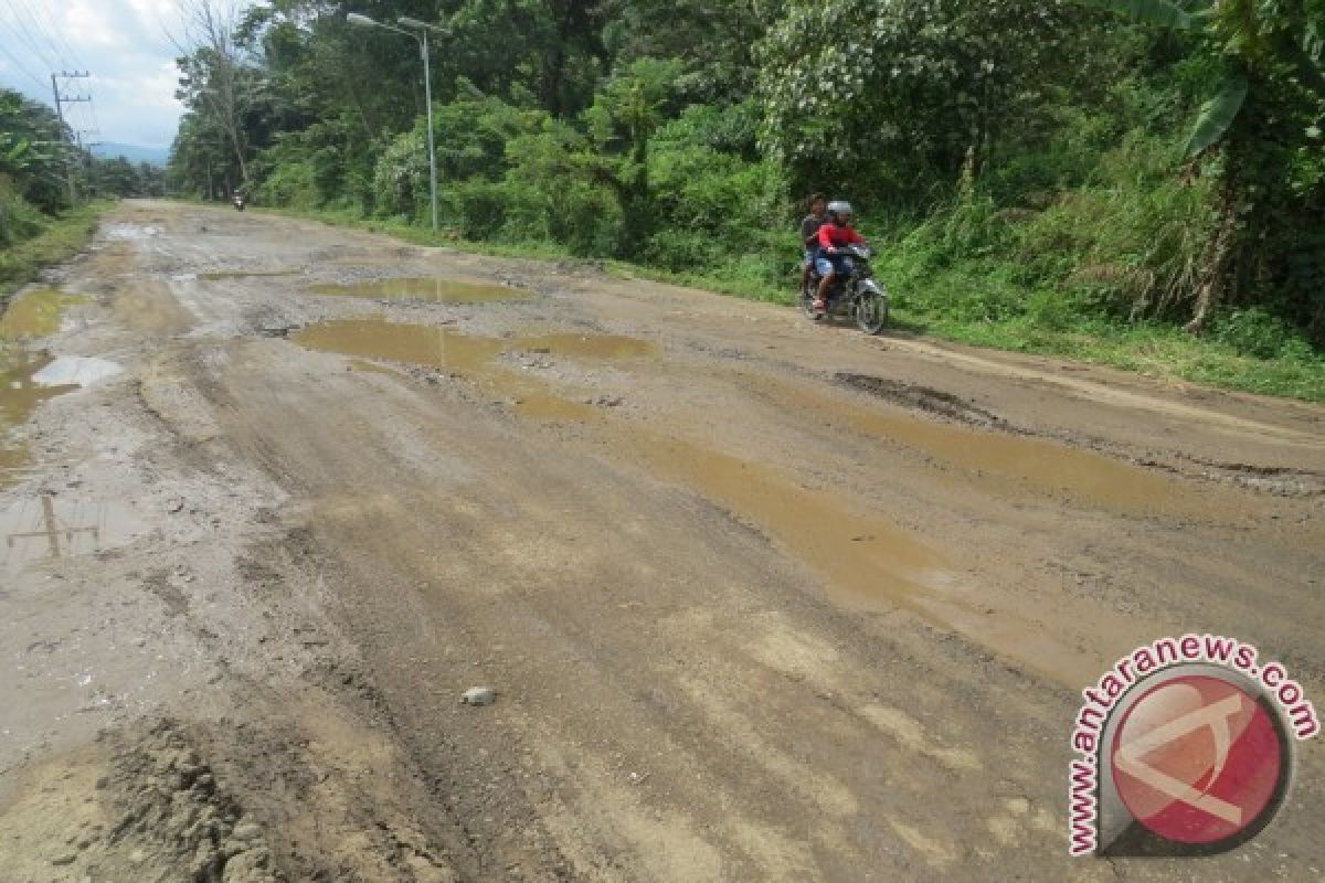 Jalinsum Padangsidimpuan Rusak Parah