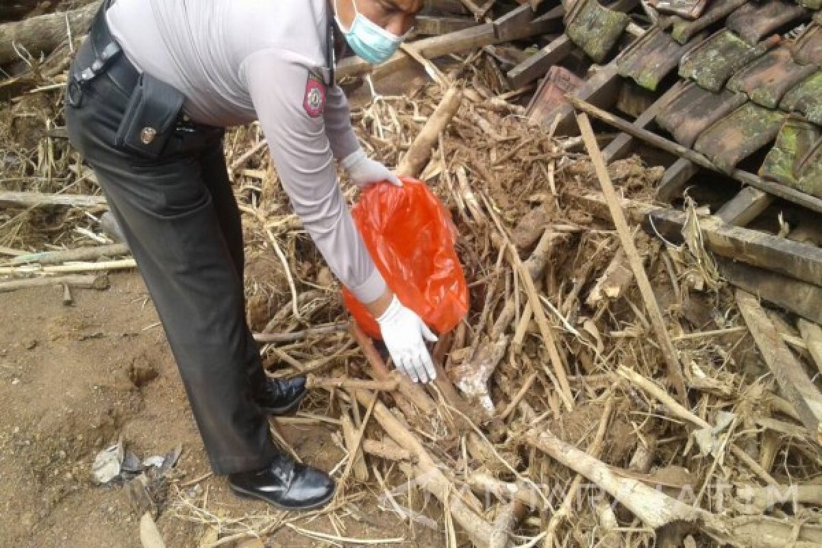 Warga Temukan Potongan Kaki Korban Longsor Ponorogo