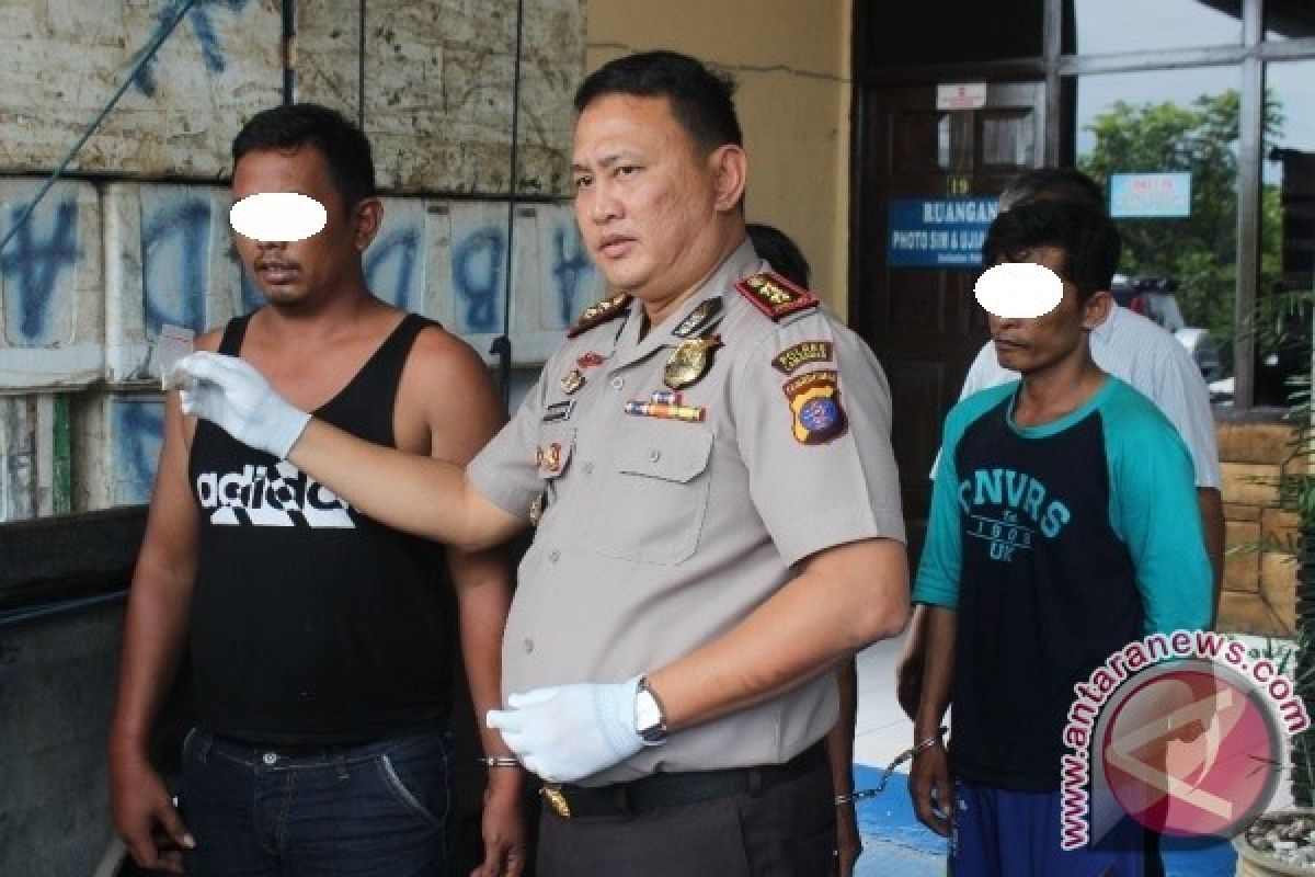 Polisi Gagalkan Pengiriman 24 Pil Inex Dalam Ban Serep