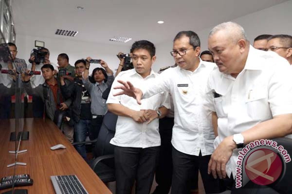 Gubernur Sumsel Kunjungi "War Room" Makassar 