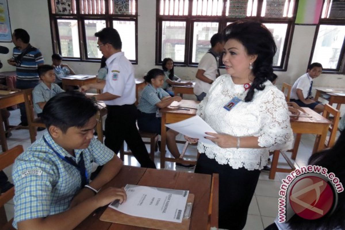 Buka Soal di SMP II Lumowa Semangati Peserta 