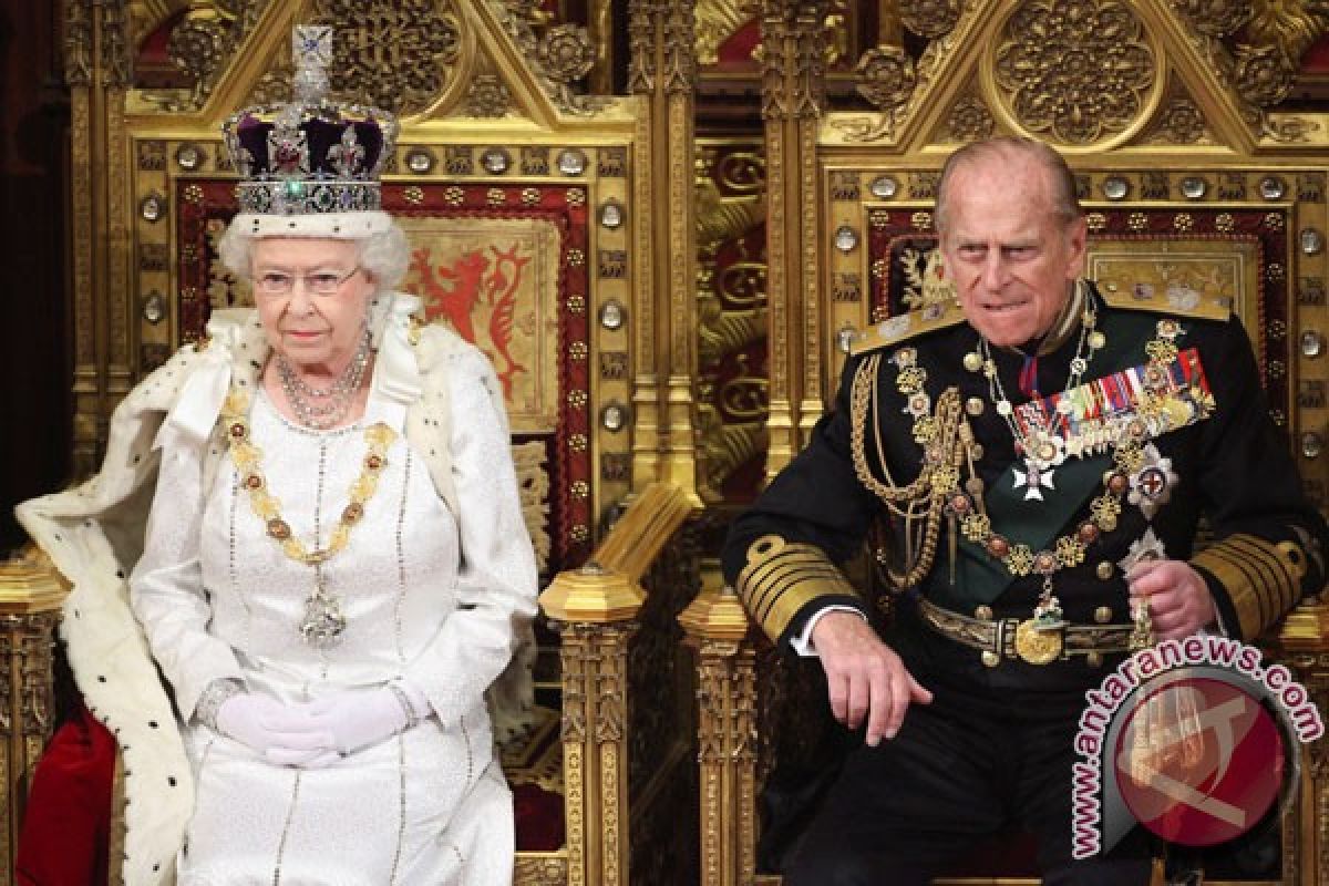 Ratu Inggris rayakan ulang tahun pernikahan ke-70