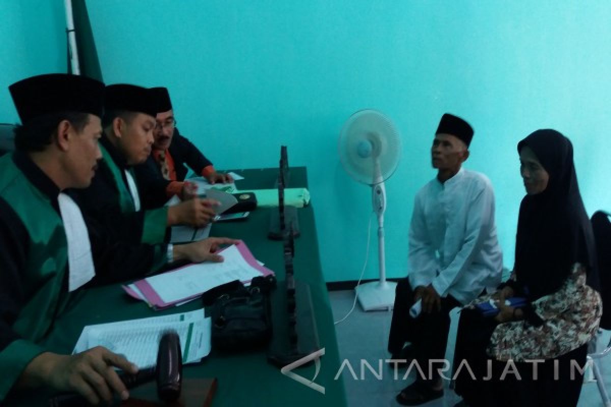 150 Pasangan Suami Istri Situbondo Ikuti Nikah Massal Gratis