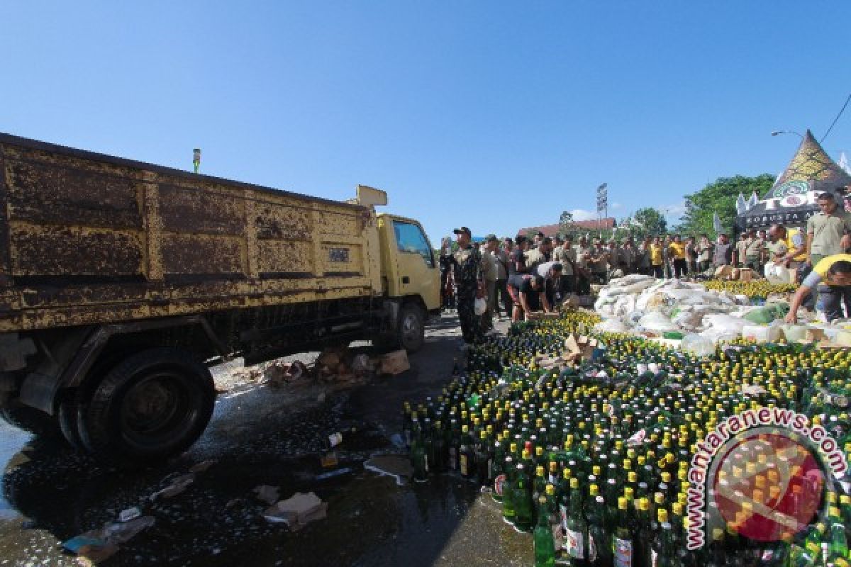 Polres Gorontalo Kota Musnahkan Ribuan Botol Minuman Keras