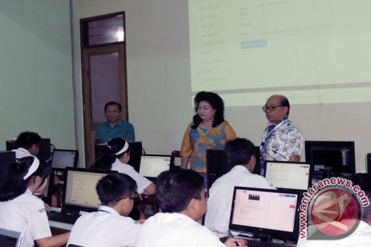 Hari Ketiga UN SMP Kadis Diknas Kunjungi Don Bosco 