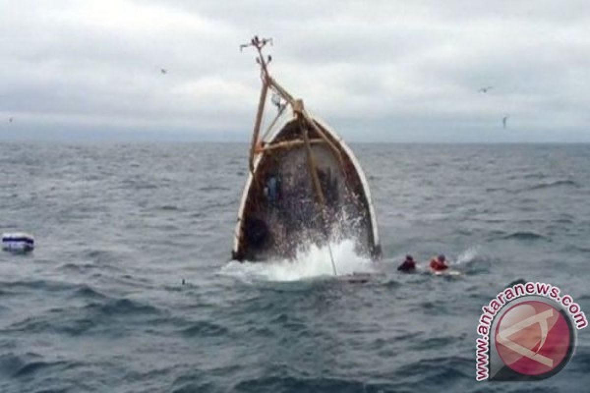 Perahu Tenggelam Akibat Arus Kencang