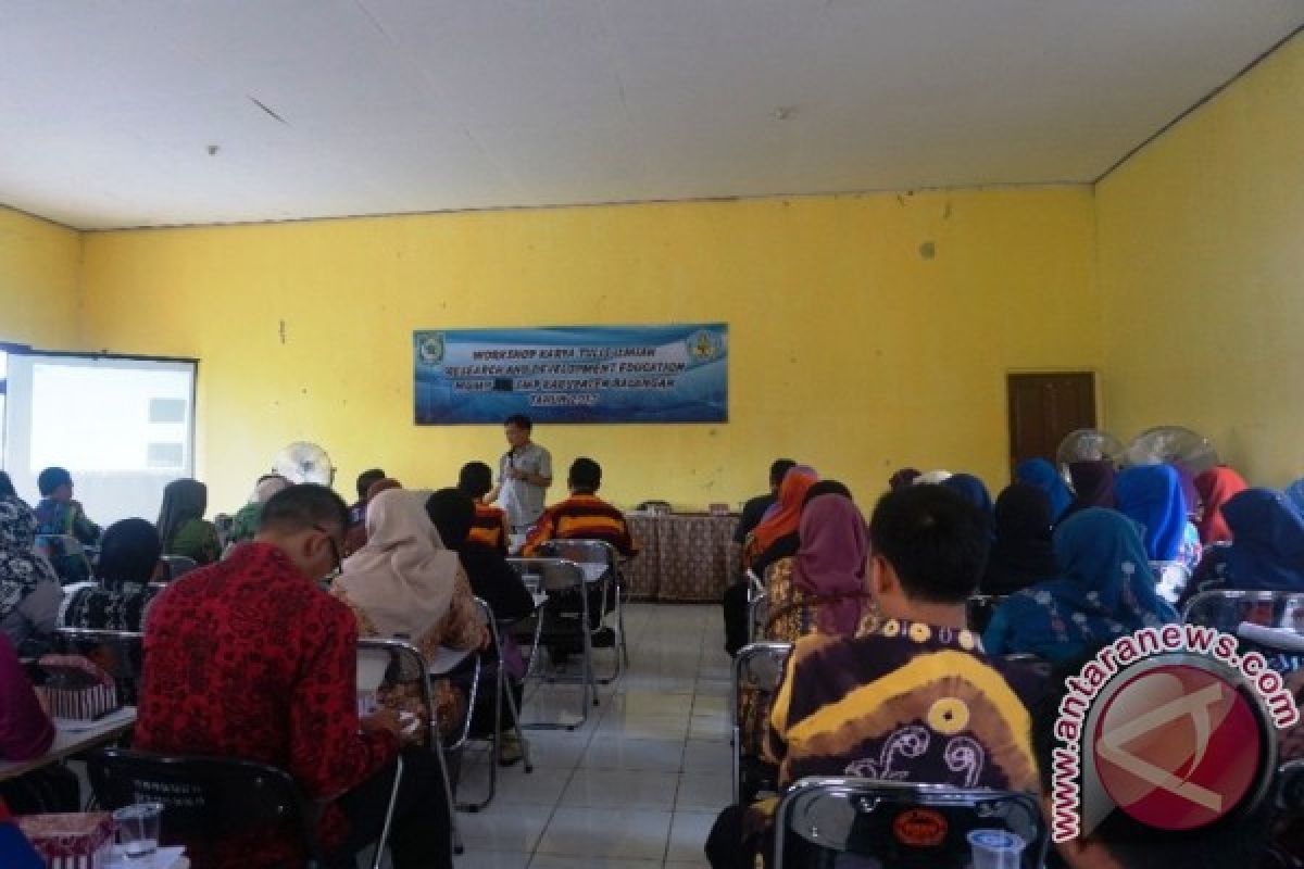 MGMP SMP Balangan Menggelar Workshop