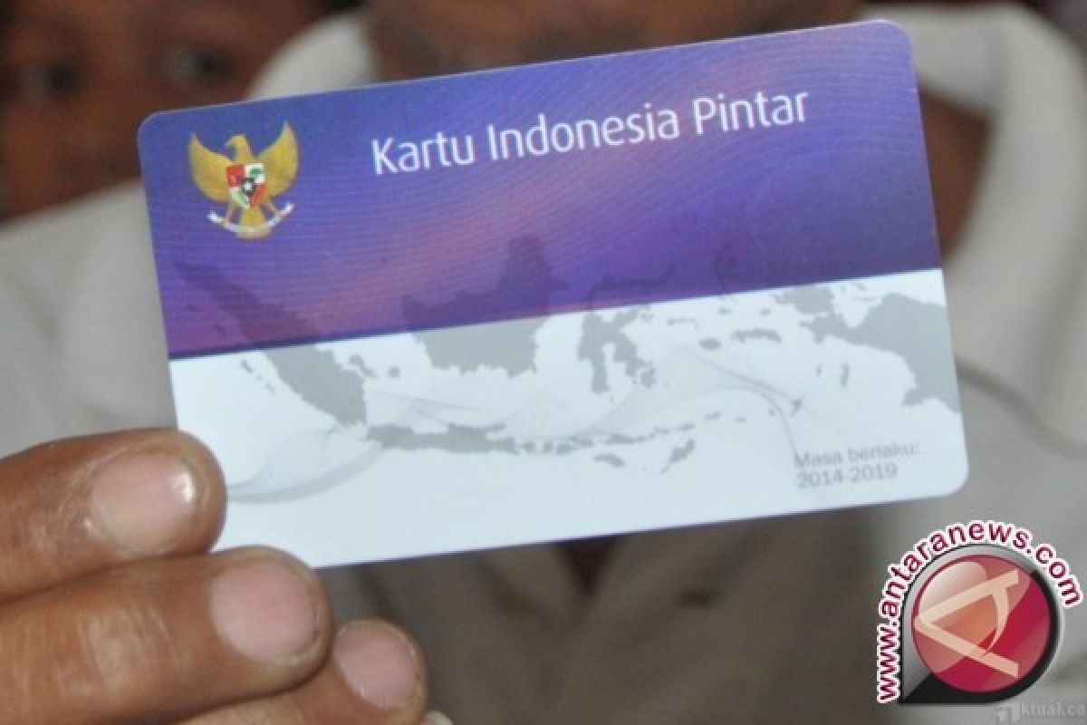 Dinas Pendidikan dan Kebudayaan Kabupaten Bangka Salurkan 500 Kartu Indonesia Pintar