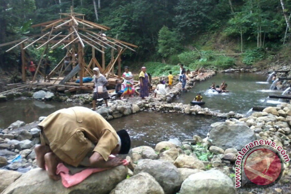 Warga Padangpariaman Gotong Royong Buka Destinasi Wisata