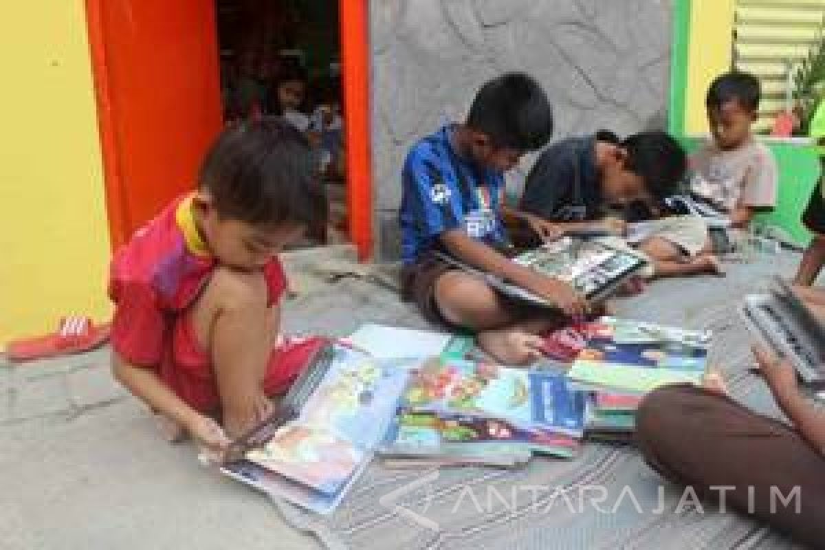 Poskamling Kota Malang Peduli Literasi