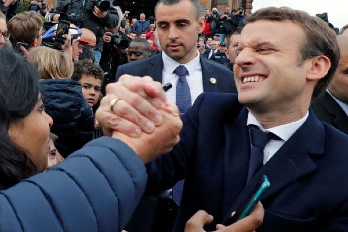 Macron diperkirakan menang dalam pilpres Prancis