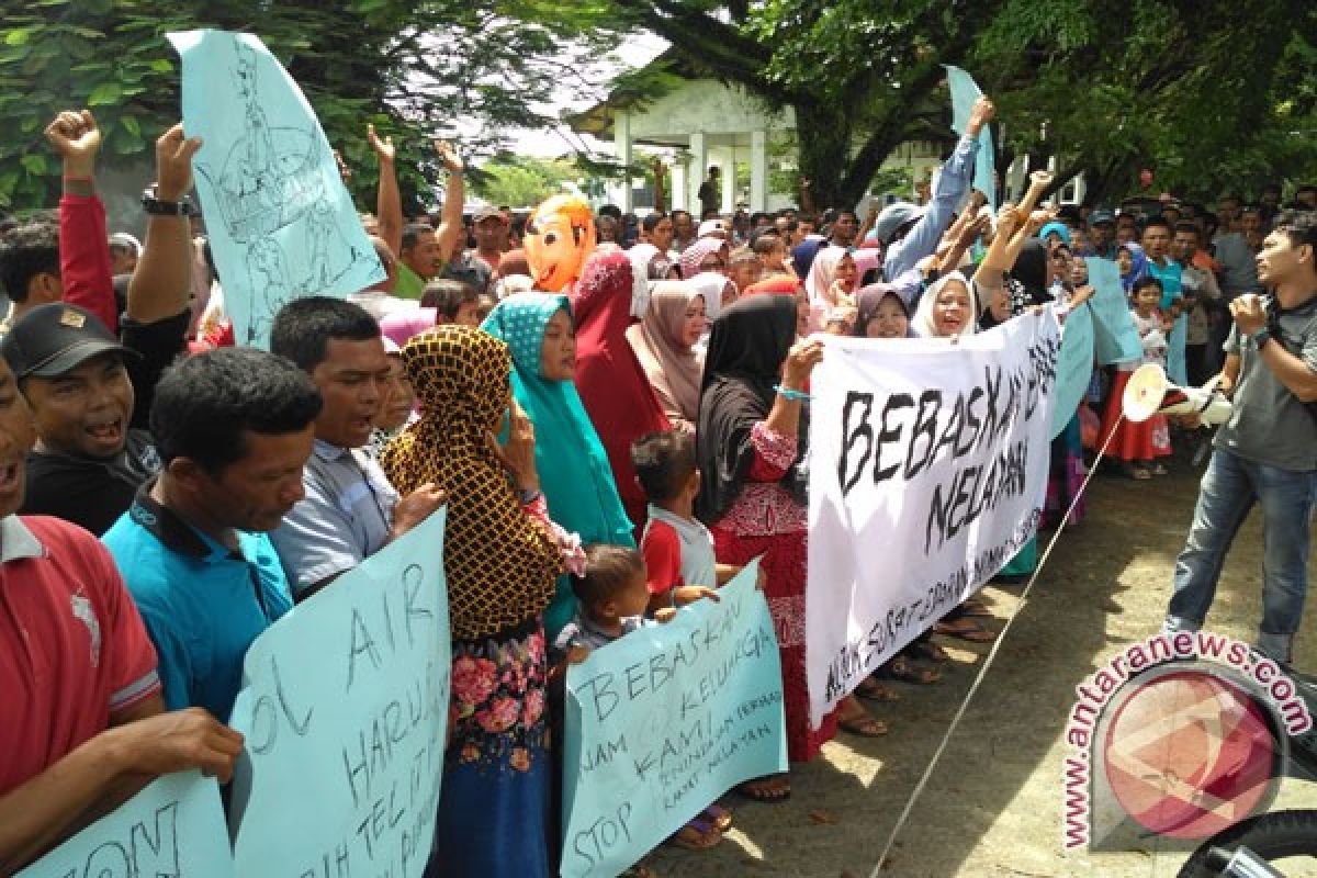 Enam nelayan Aceh Barat dituntut tiga bulan penjara