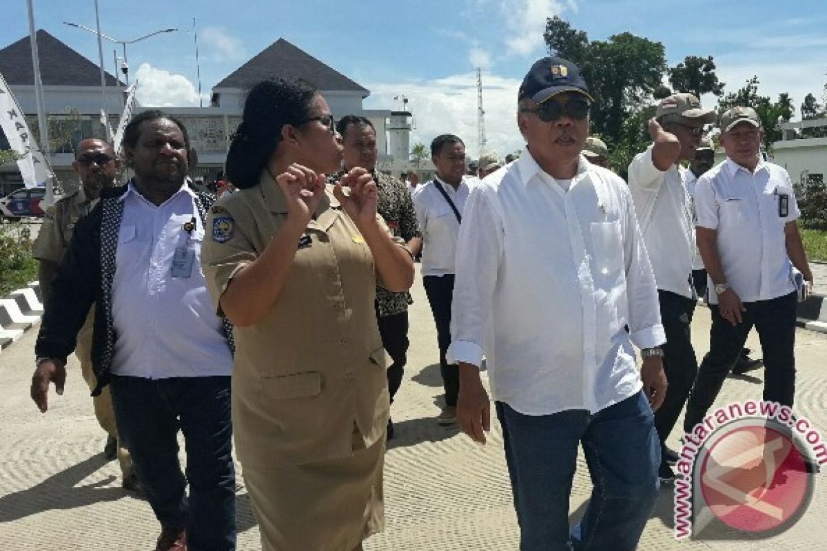 Menteri PU-PR tinjau bangunan PLBN yang akan diresmikan Presiden 