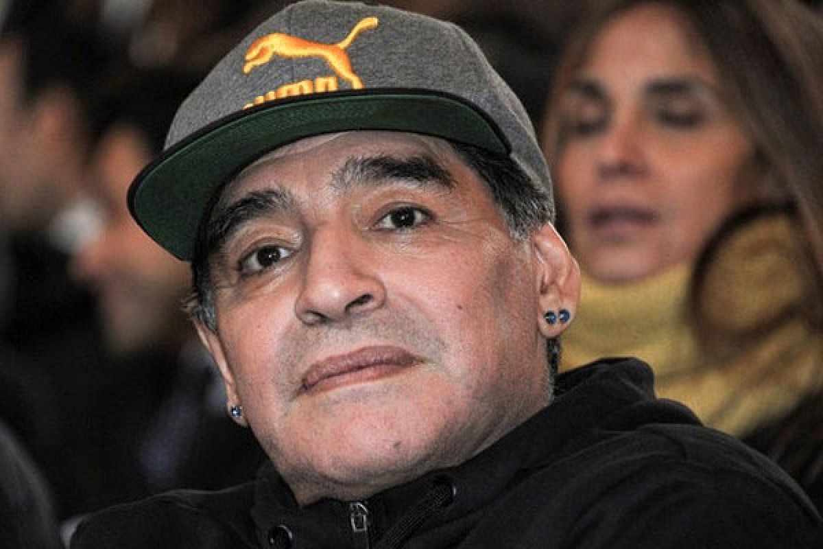 Maradona beri dukungan moral setelah argentina kalah telak
