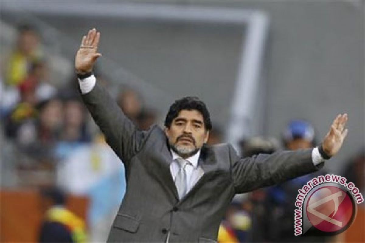 Maradona sesalkan Italia absen di Piala Dunia