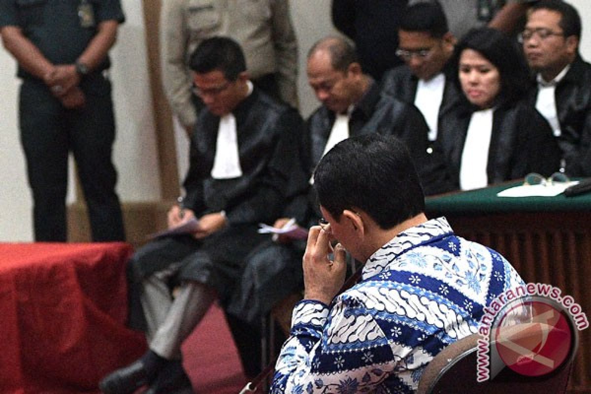 Cuitan pesohor yang bersedih setelah Ahok divonis