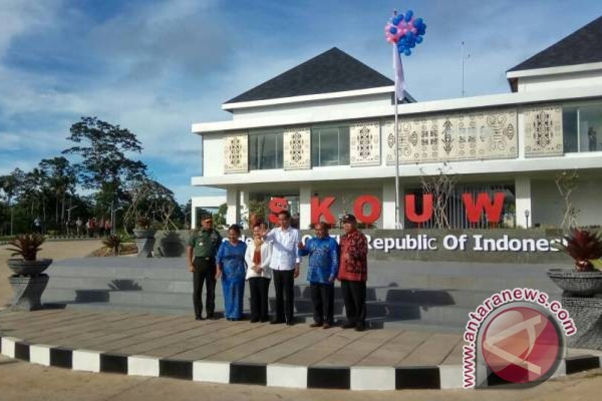 Presiden Jokowi resmikan PLBN Skouw  