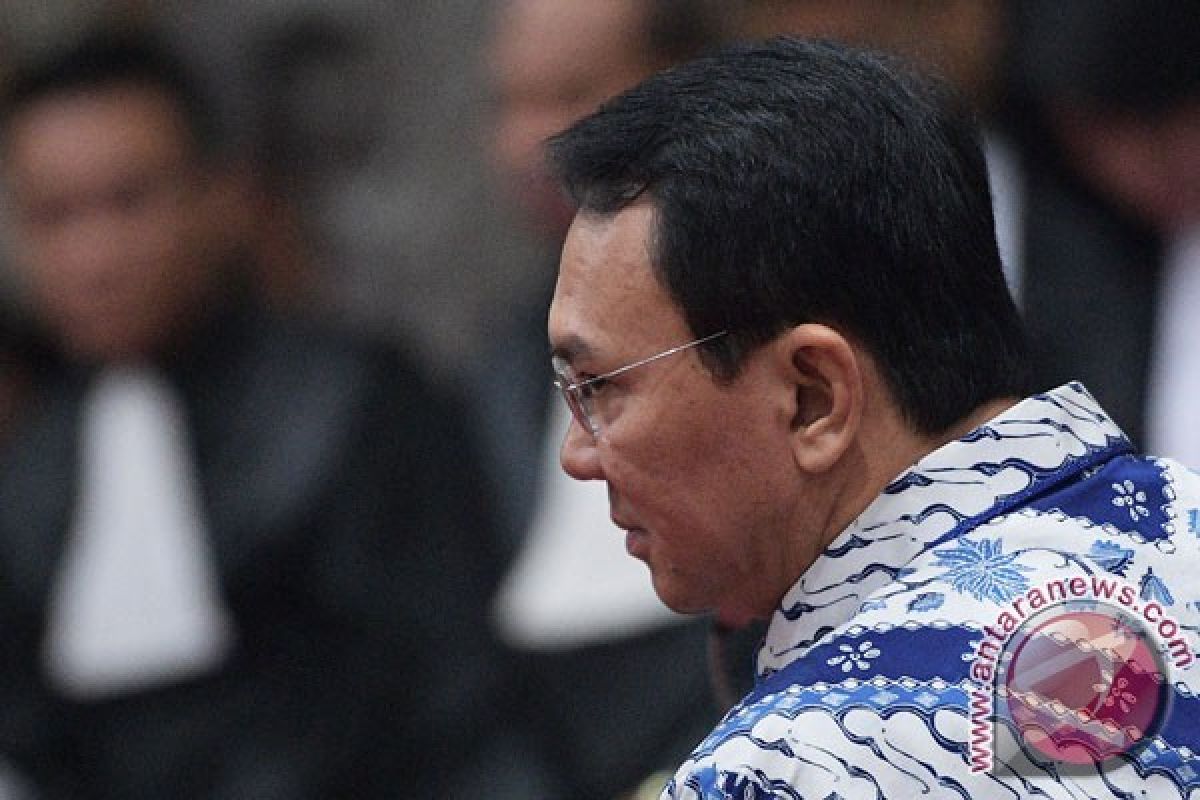 Hakim Putuskan Ahok Ditahan