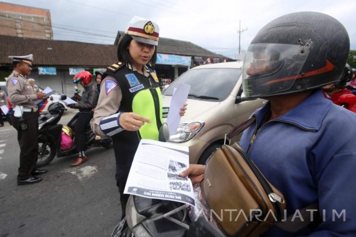 Satlantas Polres Blitar Sosialisasikan Operasi PATUH SEMERU 2017 (Video)