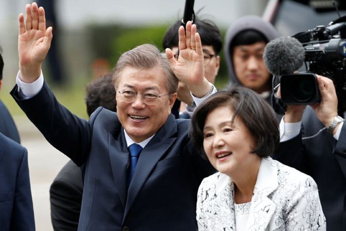 Moon Jae-in awali tugas sebagai presiden baru Korea Selatan