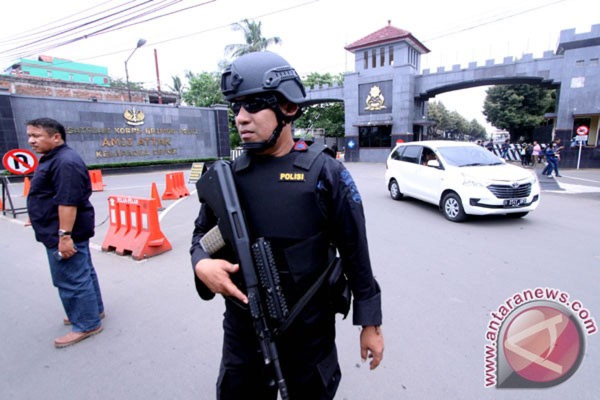 Anjing pelacak turut dikerahkan jaga Mako Brimob Depok