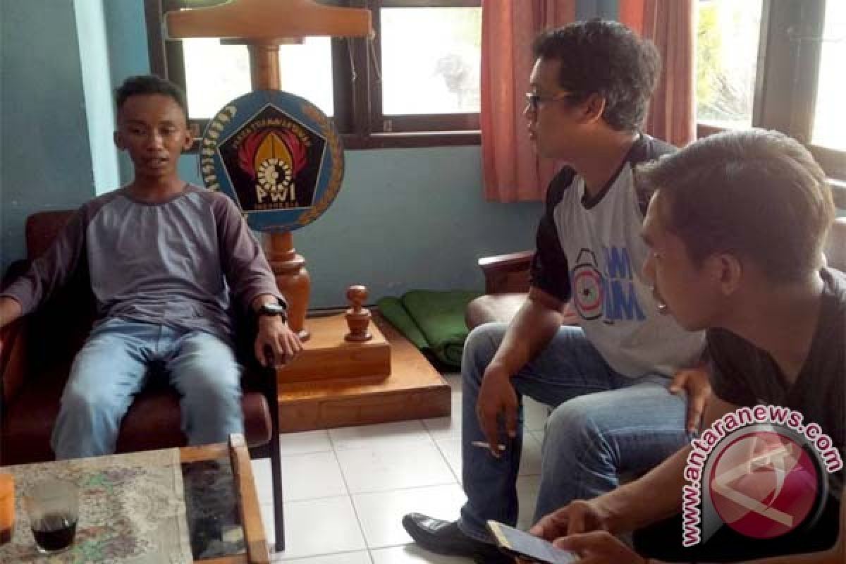 Astaga! Oknum Polisi Kotim Tendang Siswa Sampai Tercebur ke Kolam?