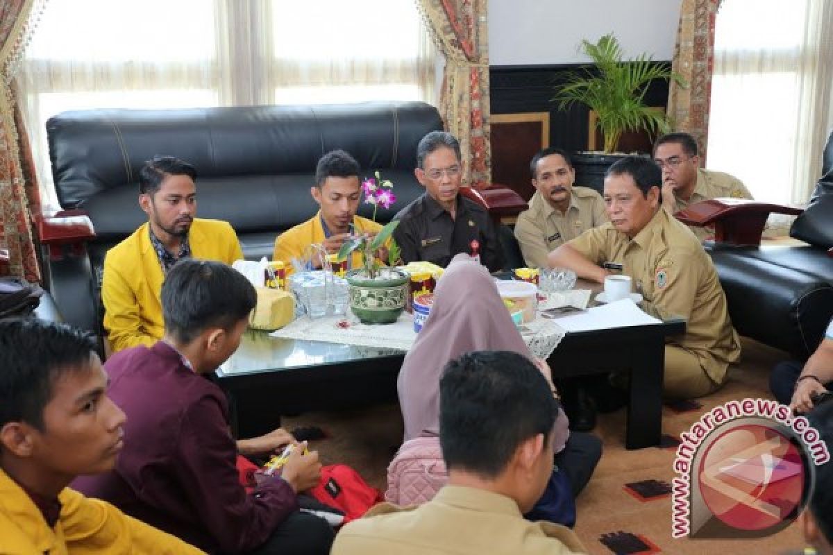 Gubernur Ajak Mahasiswa Keliling Desa Daerah Terpencil 