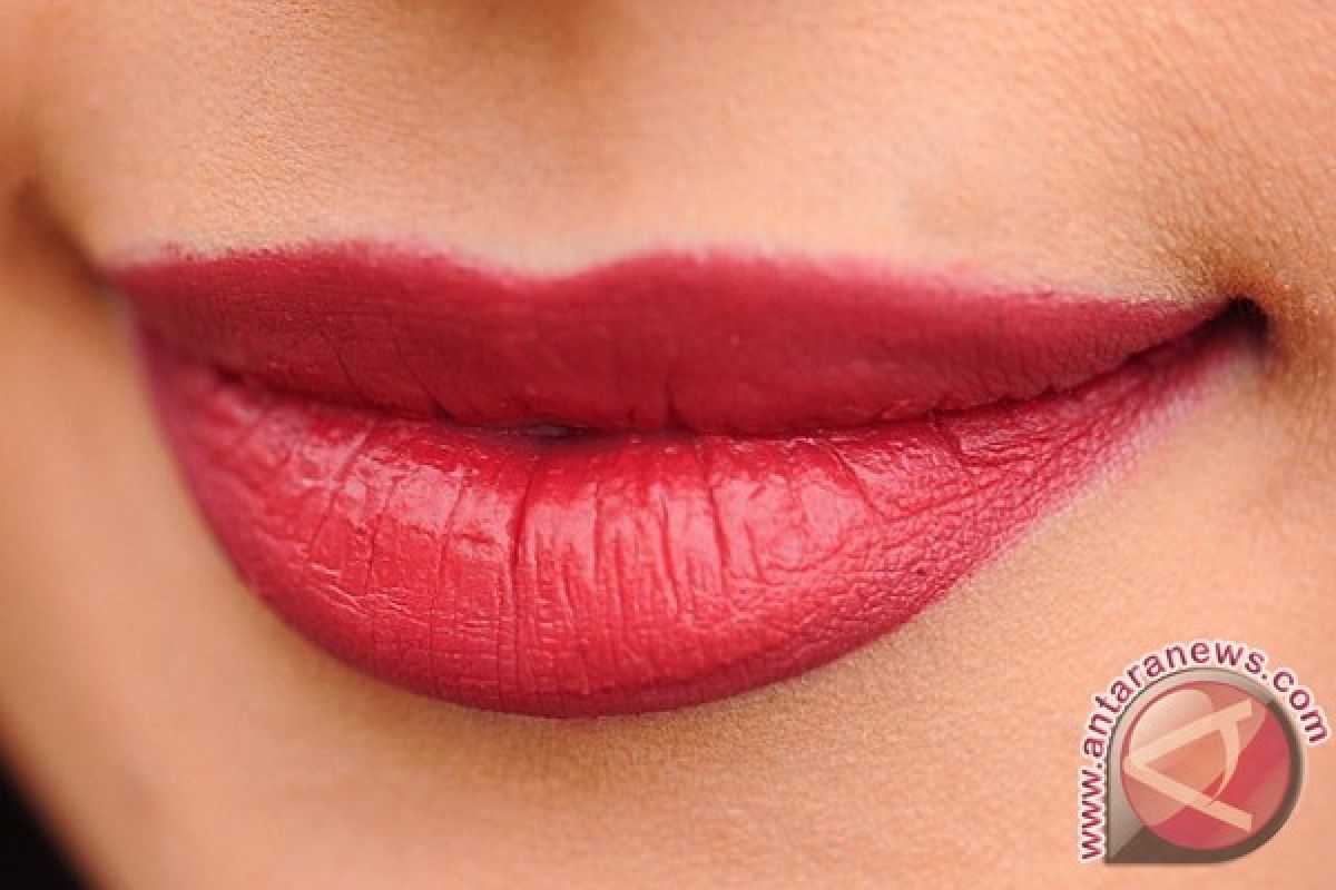 Tips agar warna bibir tak eruah jadi kusam