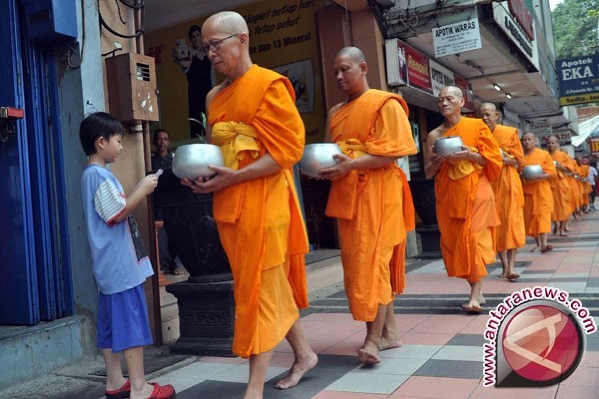 Tokoh Buddha minta umat sebarkan cinta kasih