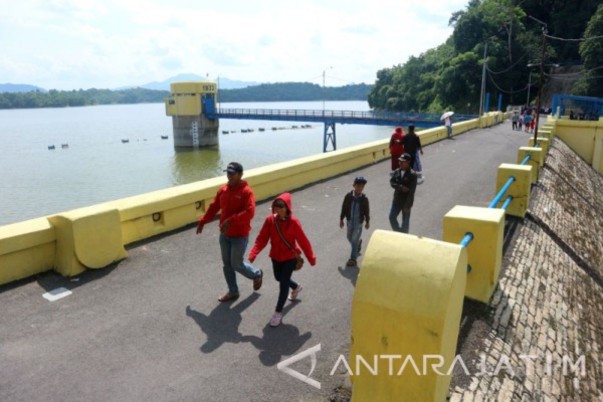 UPT Tutup Pintu Air Waduk Pacal Bojonegoro