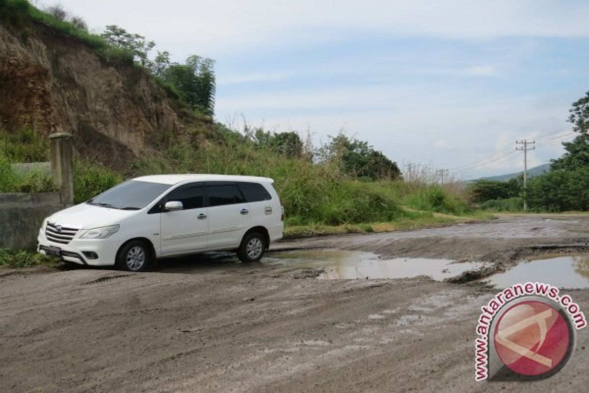 jelang Lebaran, Jalan Provinsi Perlu Perbaikan