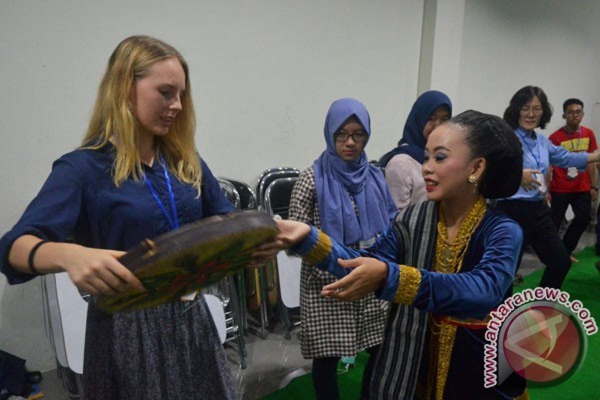 Perbaiki Layanan Izin Belajar Tingkatkan Program Internasional Perguruan Tinggi