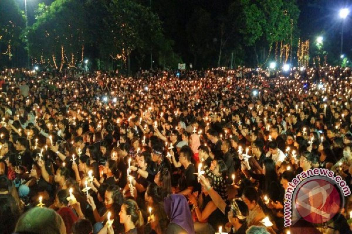Dukung Ahok, warga Medan, Bali dan Sorong "nyalakan" lilin 