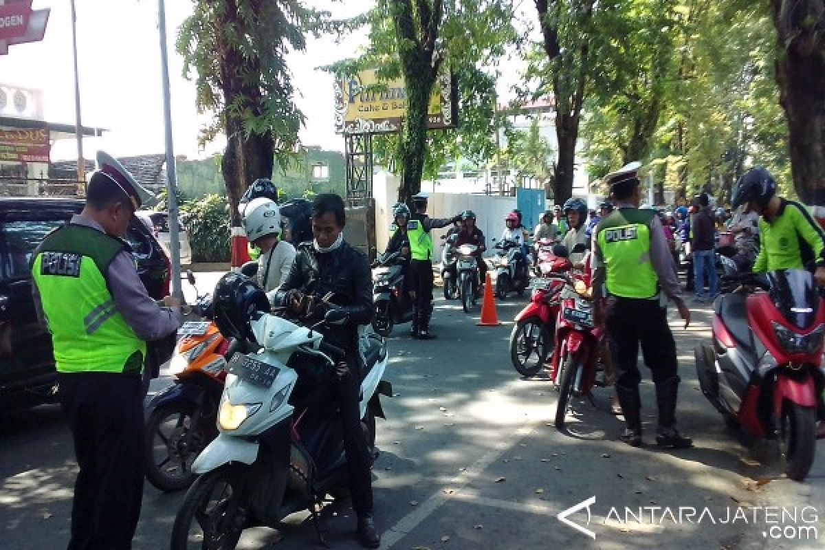 Peradi Persilakan "Korban" Tilang Telat Pajak Mengadu