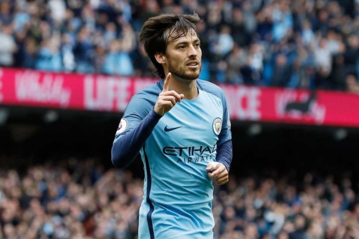 Manchester City hajar Stoke 3-1 di babak pertama