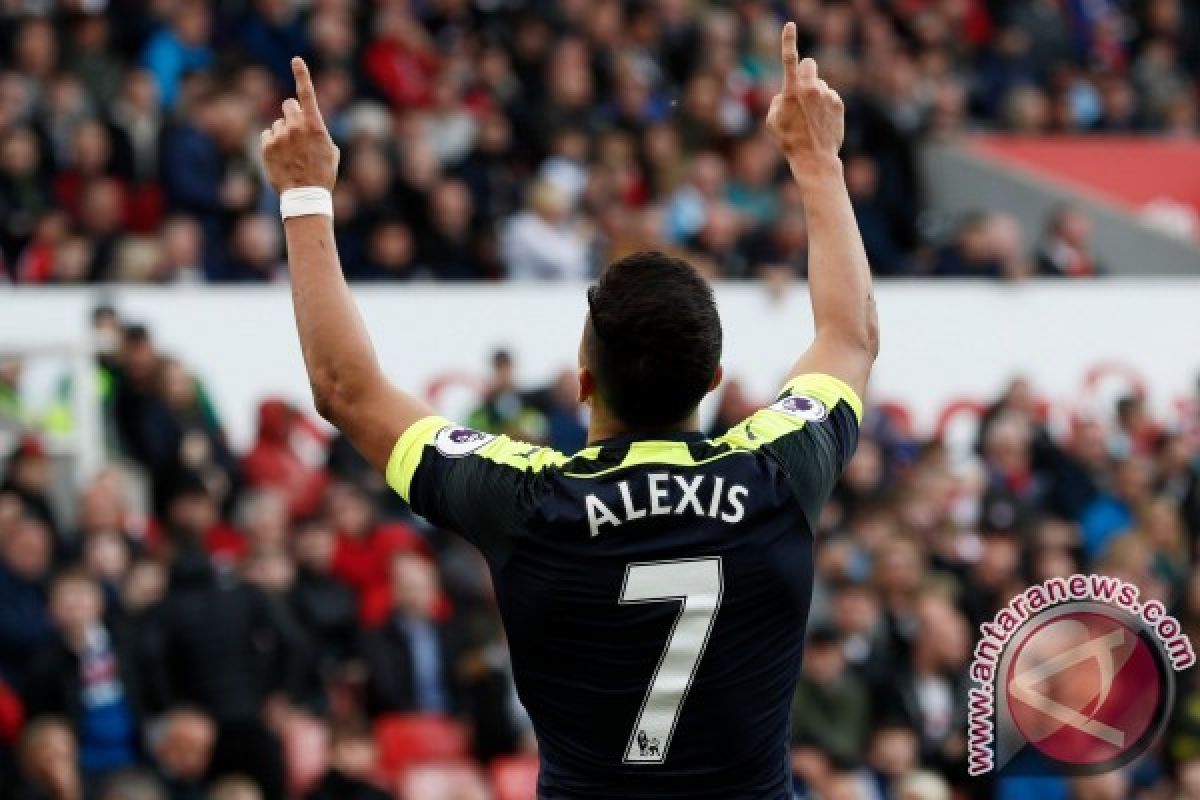 Arsenal di ambang empat besar usai benamkan Stoke 4-1