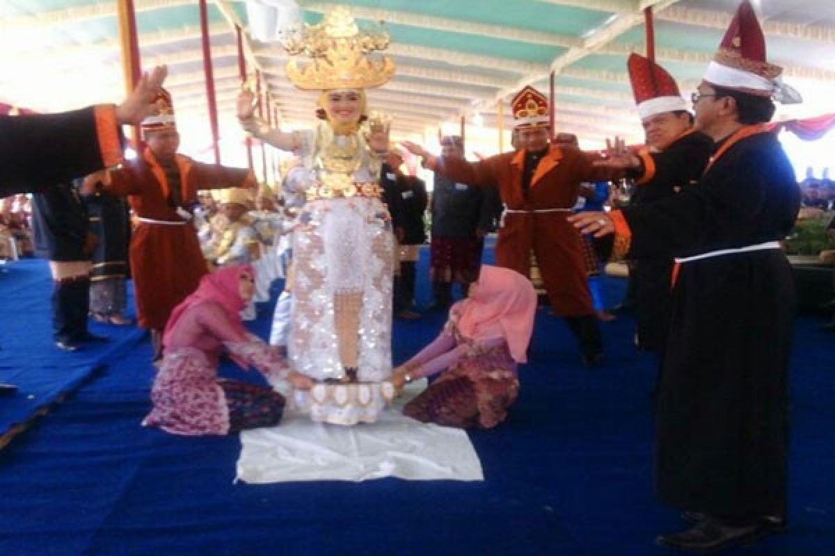 Bupati Lampung Timur Minta Warga Lestarikan Budaya  