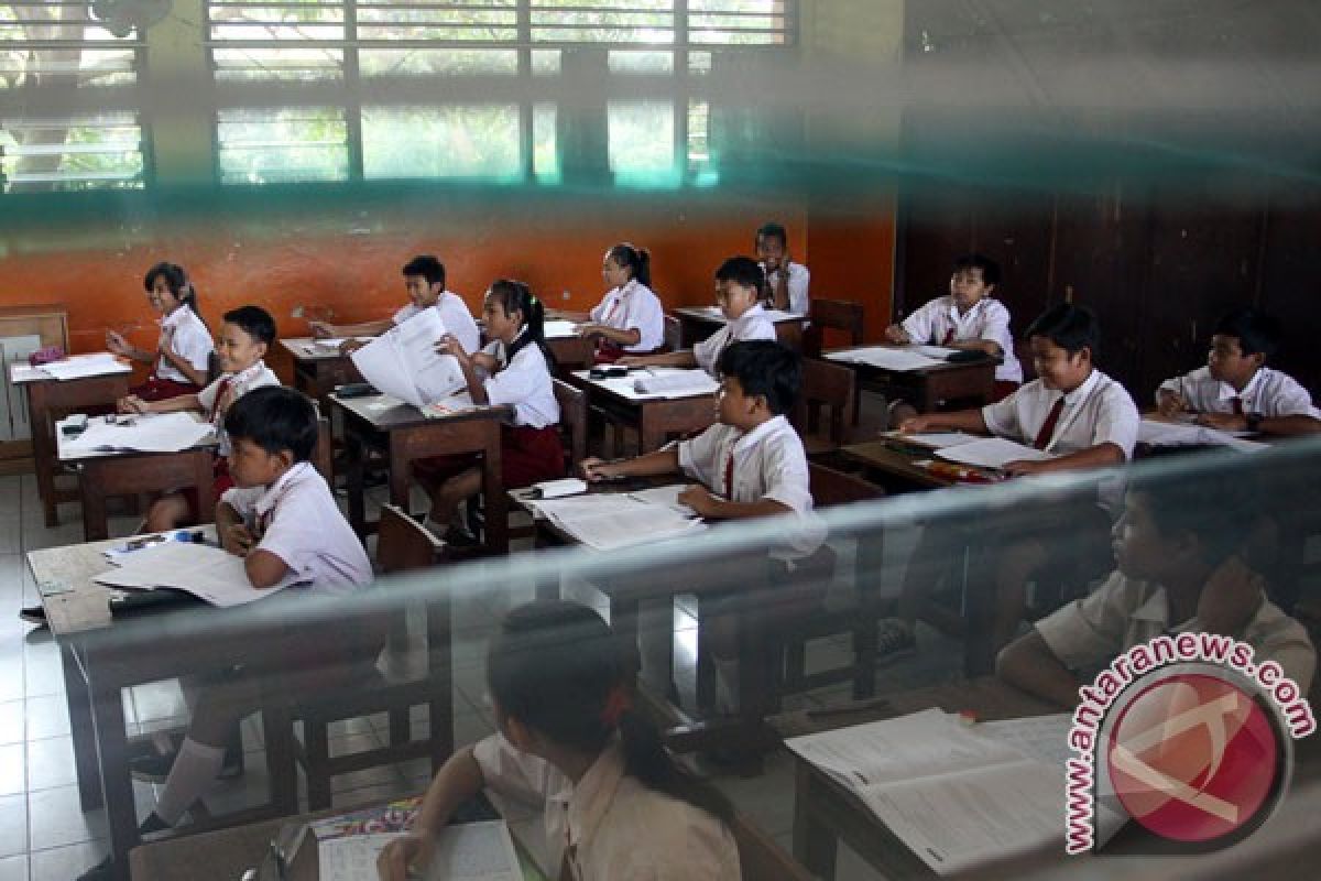 Pemerhati nilai sekolah seharian tidak manusiawi