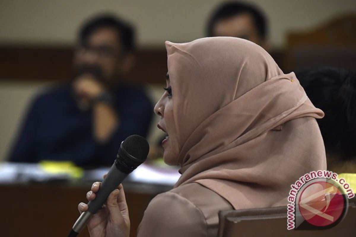 Angie akui ada bagi-bagi uang proyek Hambalang