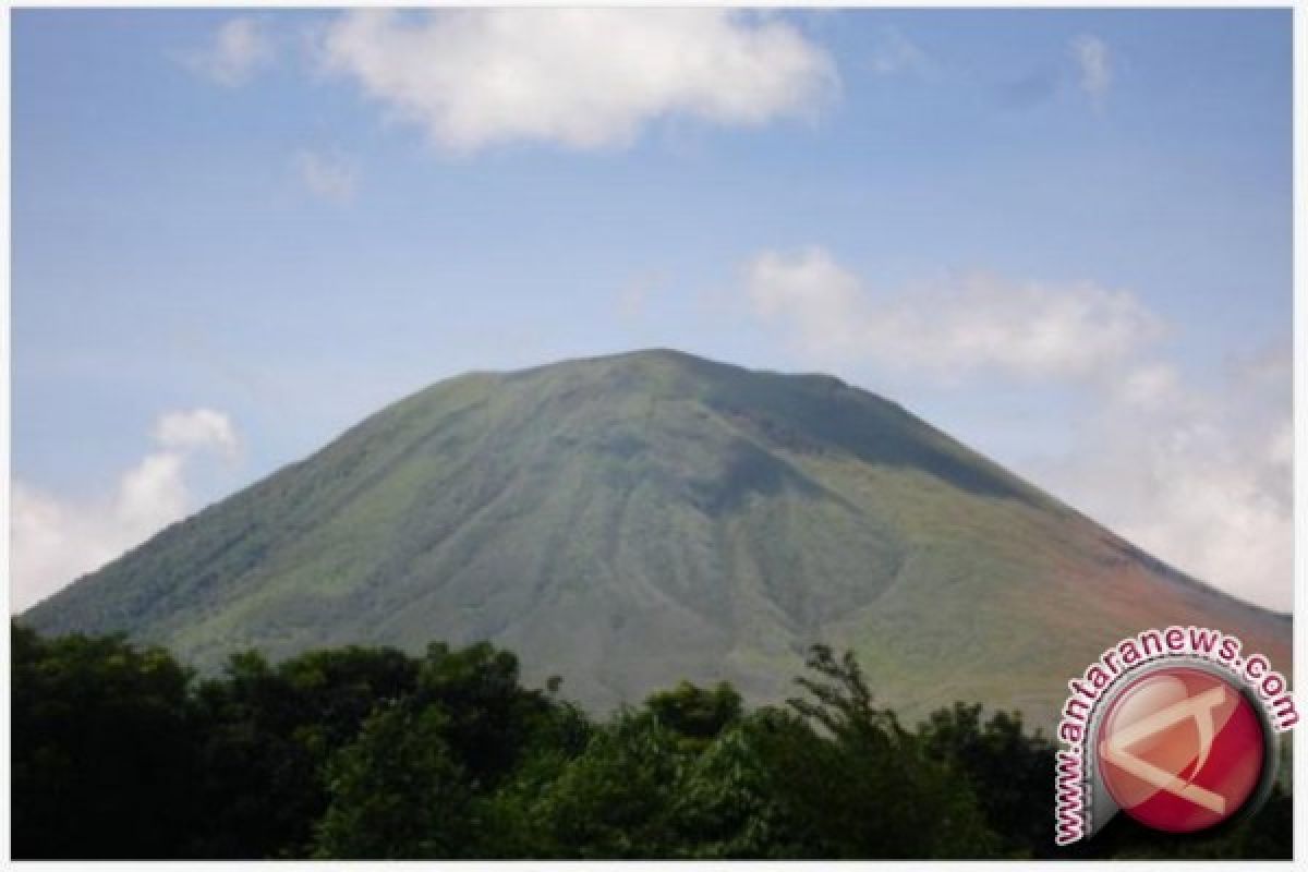 Aktivitas vulkanik Gunung Lokon di Sulut meningkat