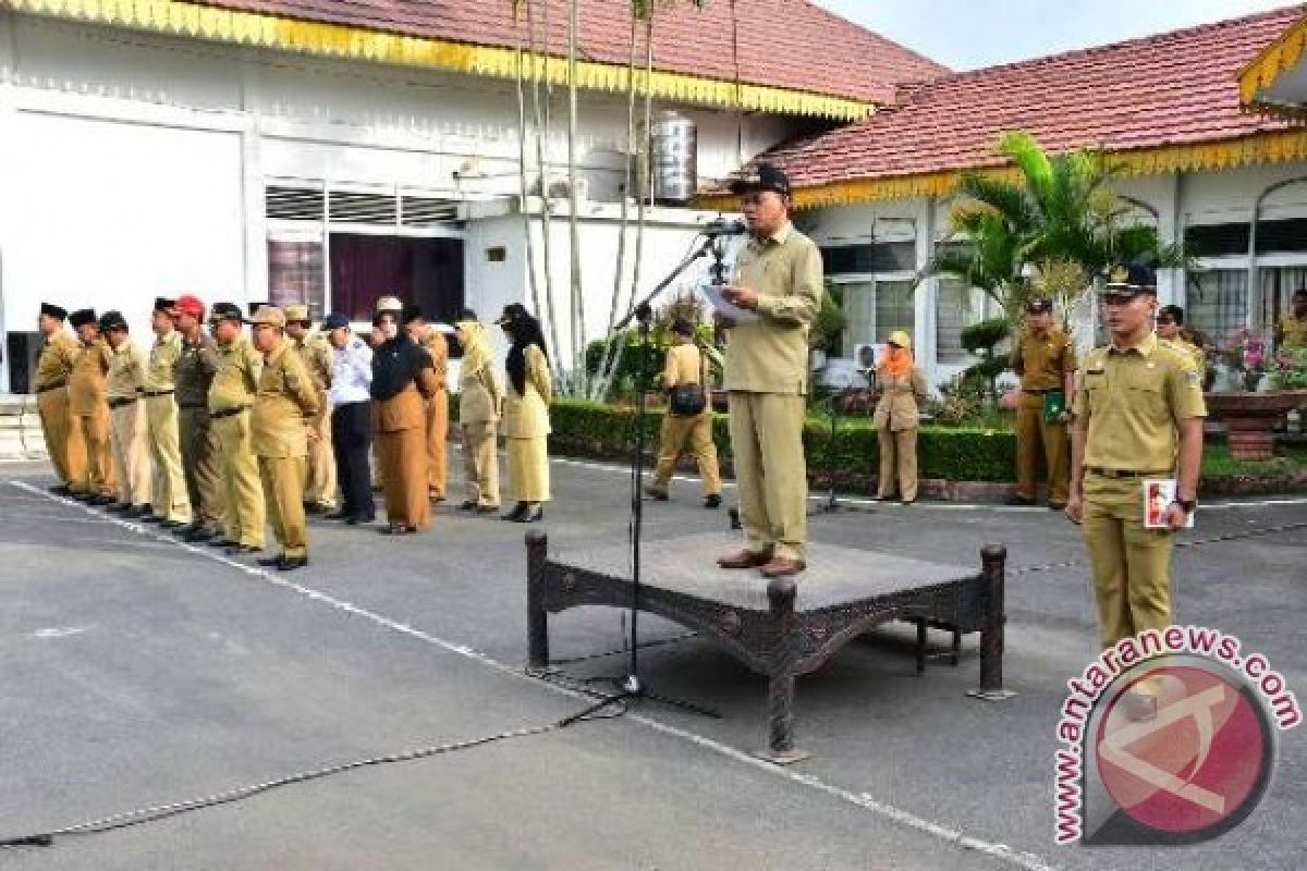 Pj.Walikota Pembina Apel Gabungan Terakhir